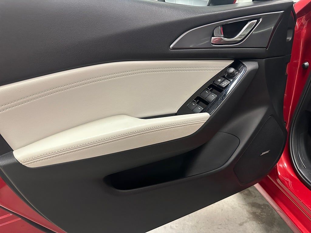 Mazda 3 2017, photo 7/10
