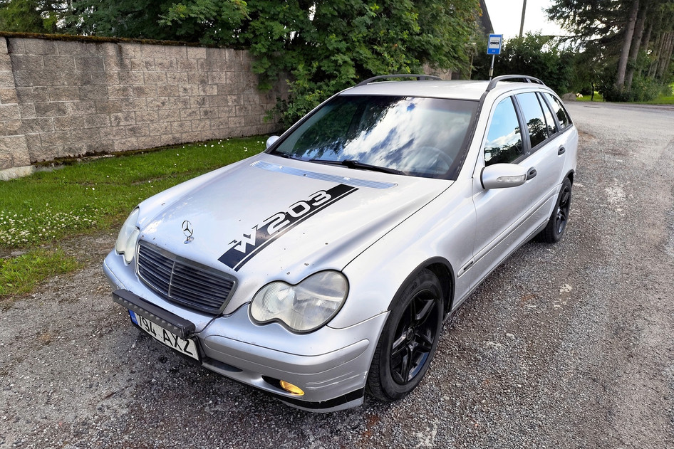 Mercedes-Benz C 200, 2003, 2.1, 85 kW, diesel, manual, rear-wheel drive