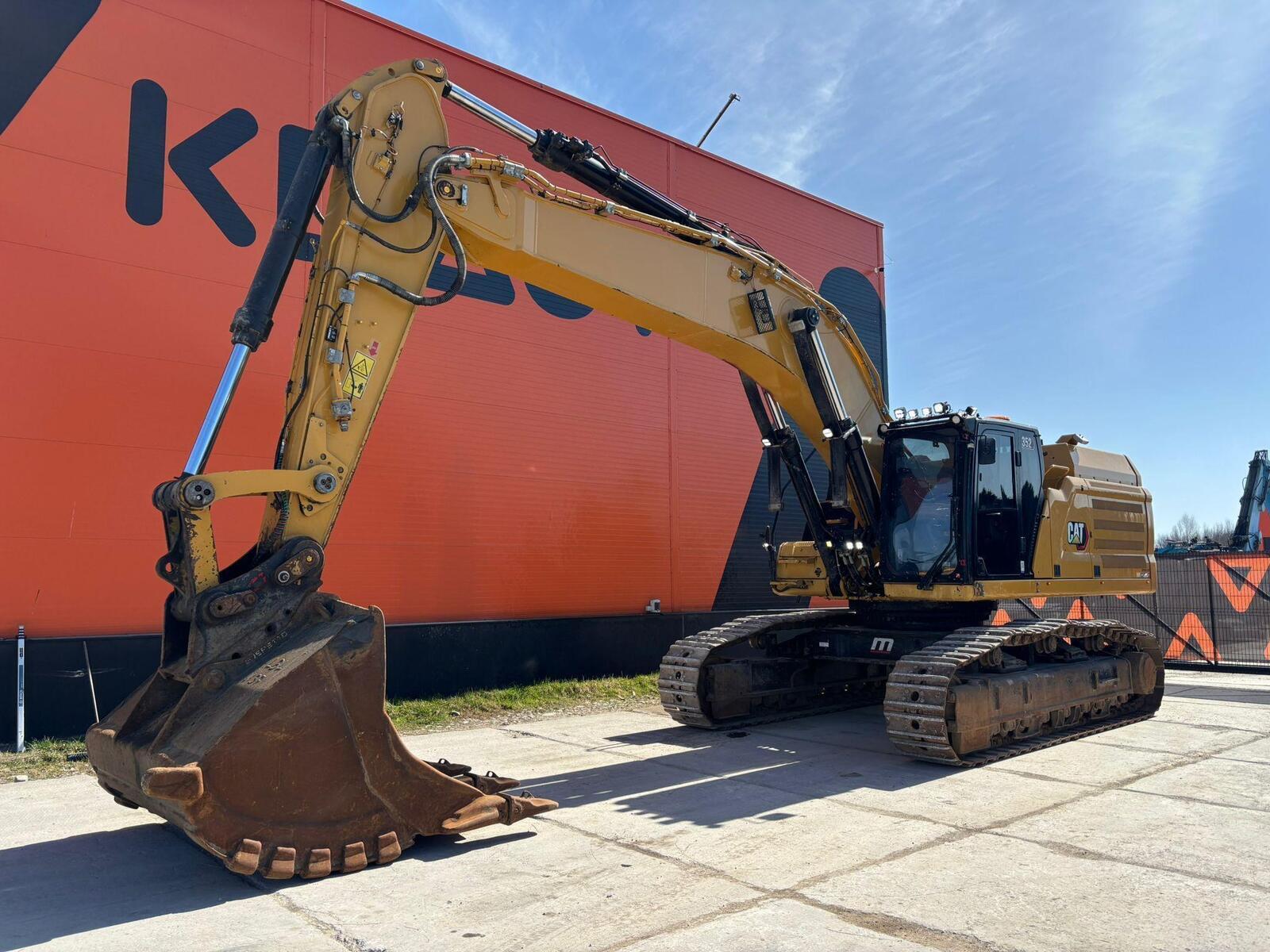 Caterpillar 352, photo 2/26