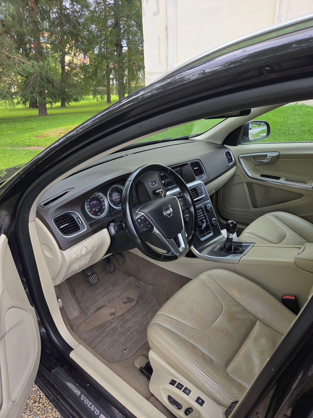Volvo V60 2012, photo 3/14