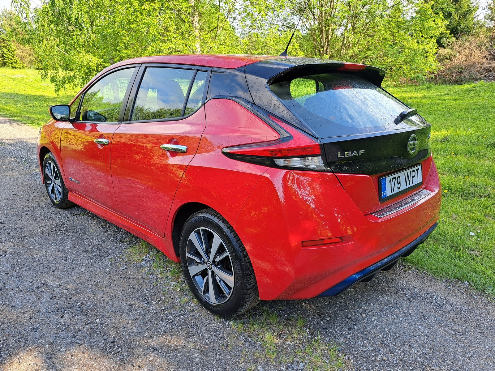 Nissan Leaf 2018, photo 6/10