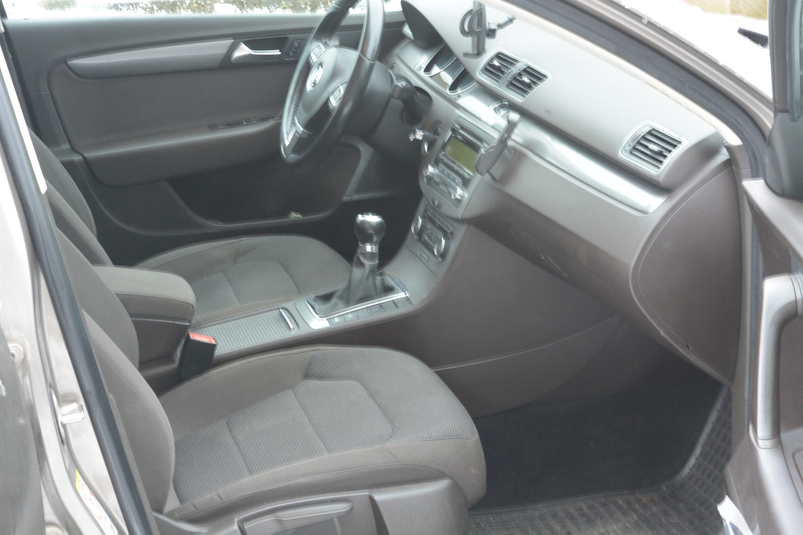 Volkswagen Passat Variant 2011, kuva 7/8