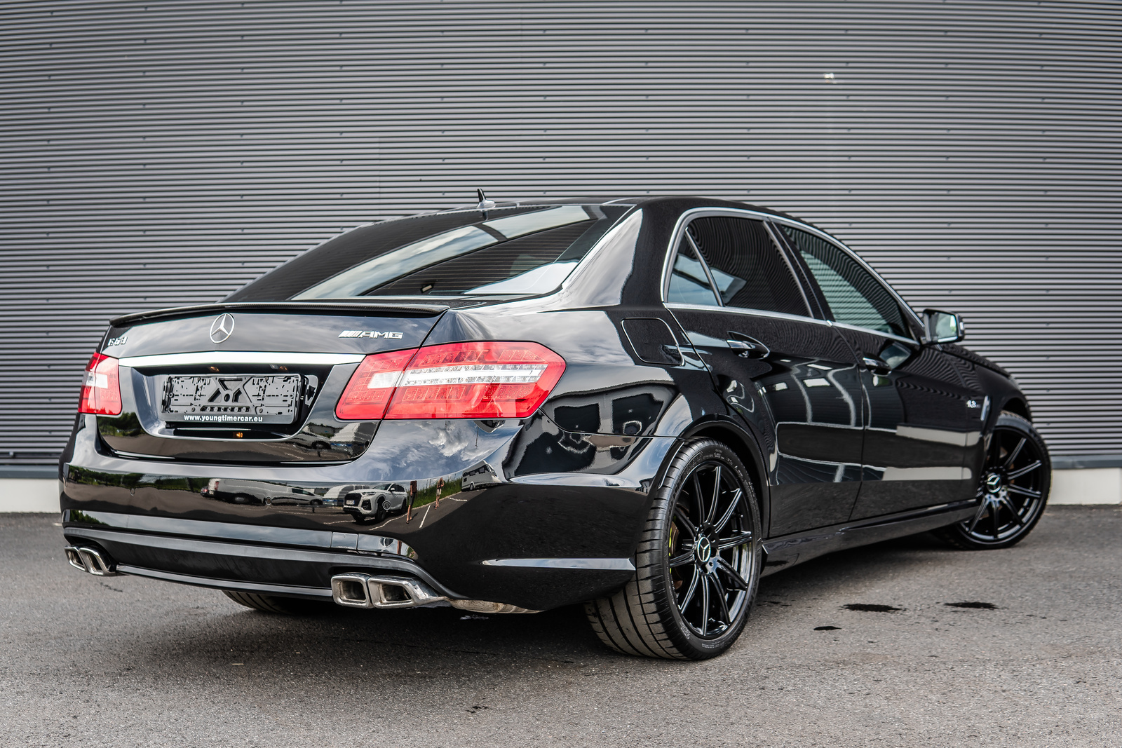 Mercedes-Benz E 63 AMG 2010, kuva 6/10