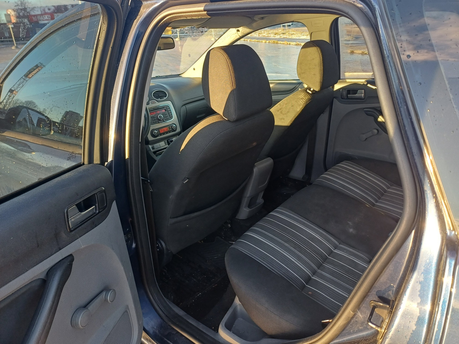 Ford Focus 2010, photo 4/8