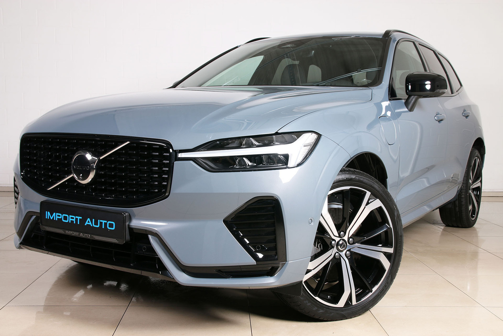 Volvo XC60 AWD PLUS DARK INTELLI SAFE PRO 2.0 T6 Recharge Long Range Plug In Hybrid 293kW