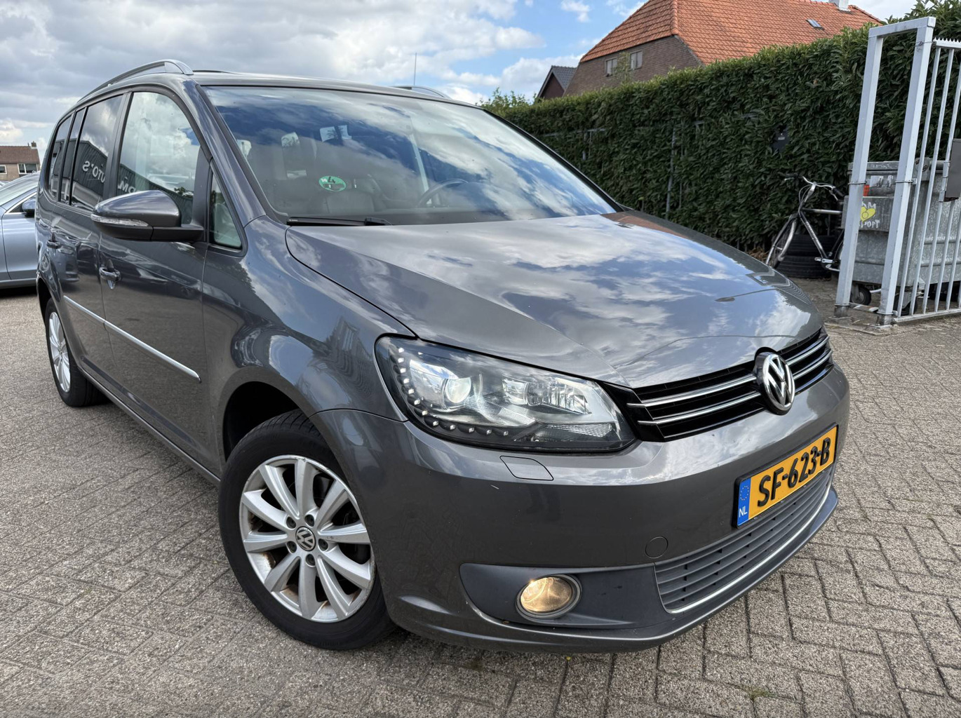 Volkswagen Touran 2014, kuva 2/11
