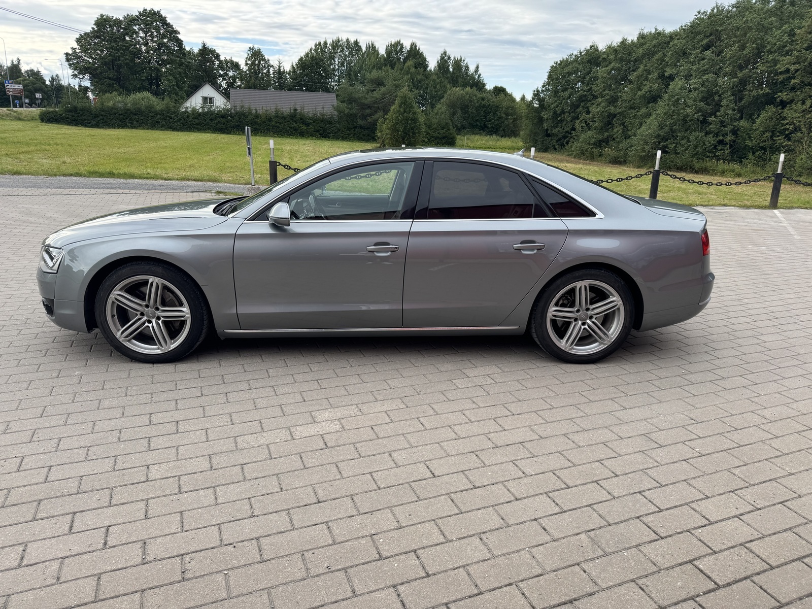 Audi A8 2010, kuva 5/30