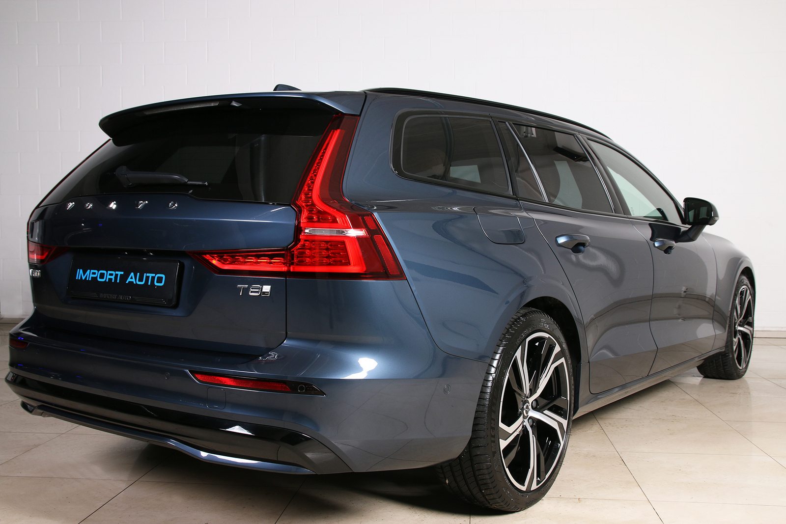 Volvo V60 2025, photo 6/10