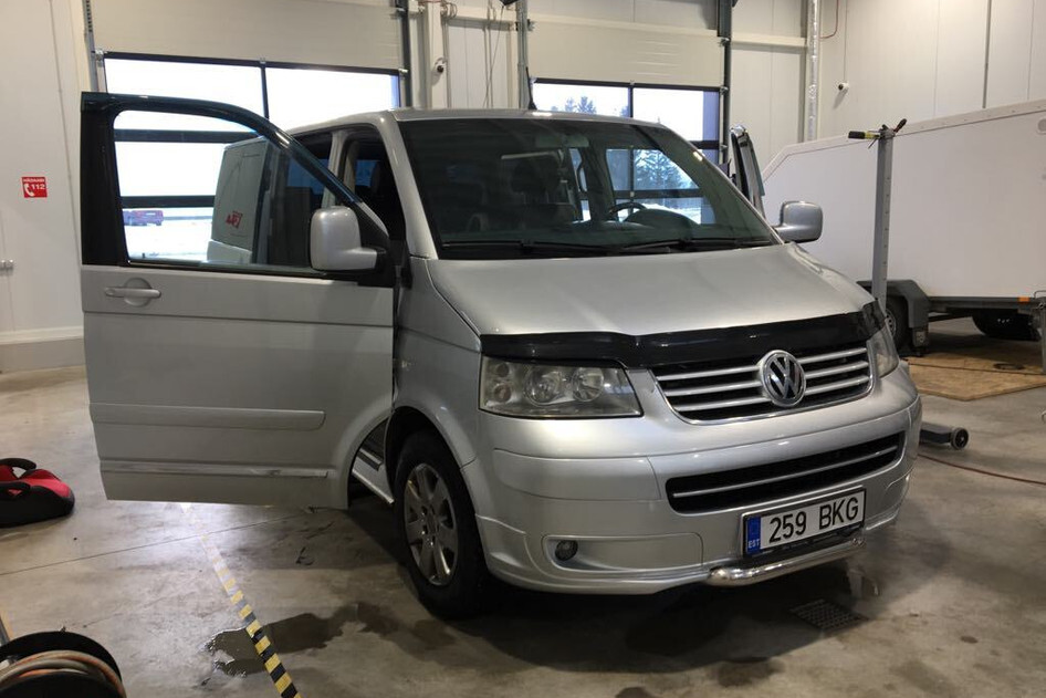 Volkswagen Multivan, diesel, manual, front-wheel drive