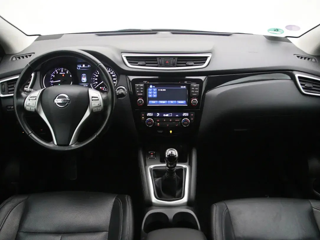 Nissan Qashqai Tekna 1.2 85kW 2014, photo 2/34