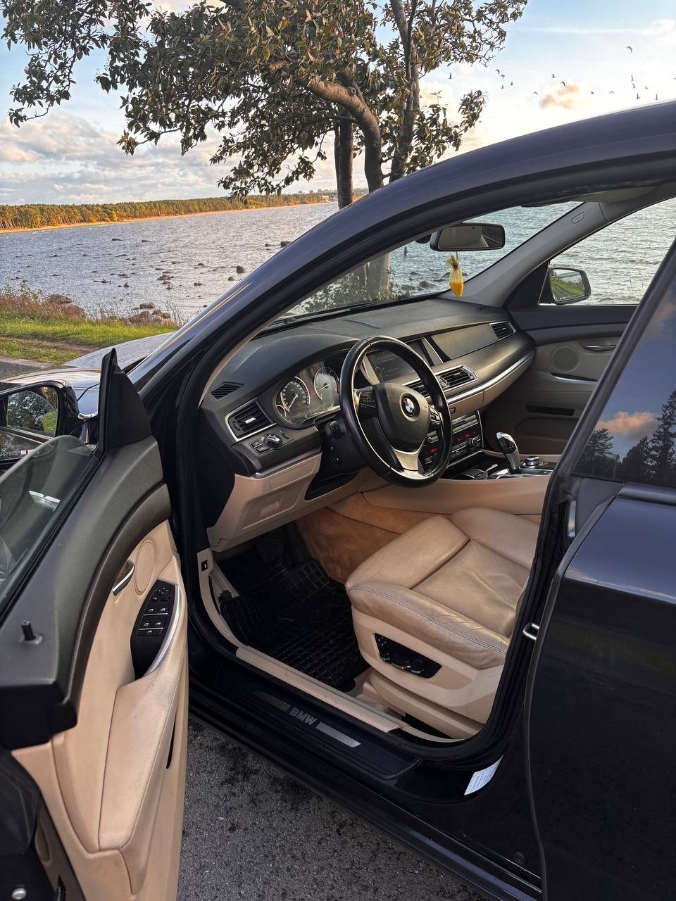 BMW 530 2012, photo 7/12