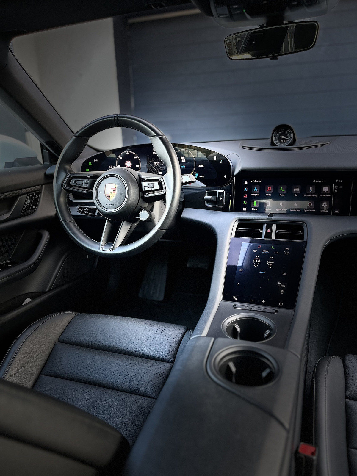 Porsche Taycan 2021, photo 6/9