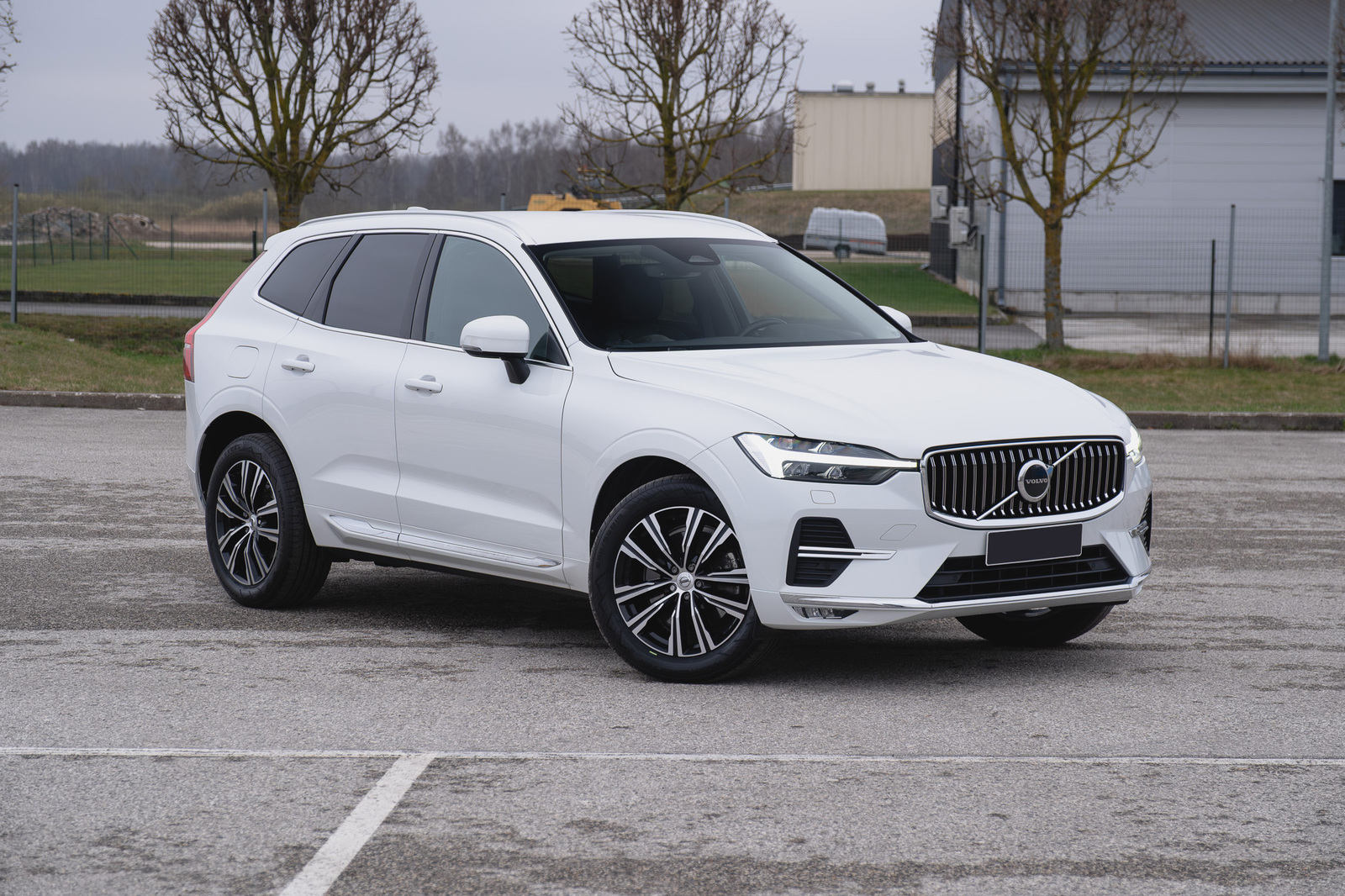 Volvo XC60 2021, photo 3/10