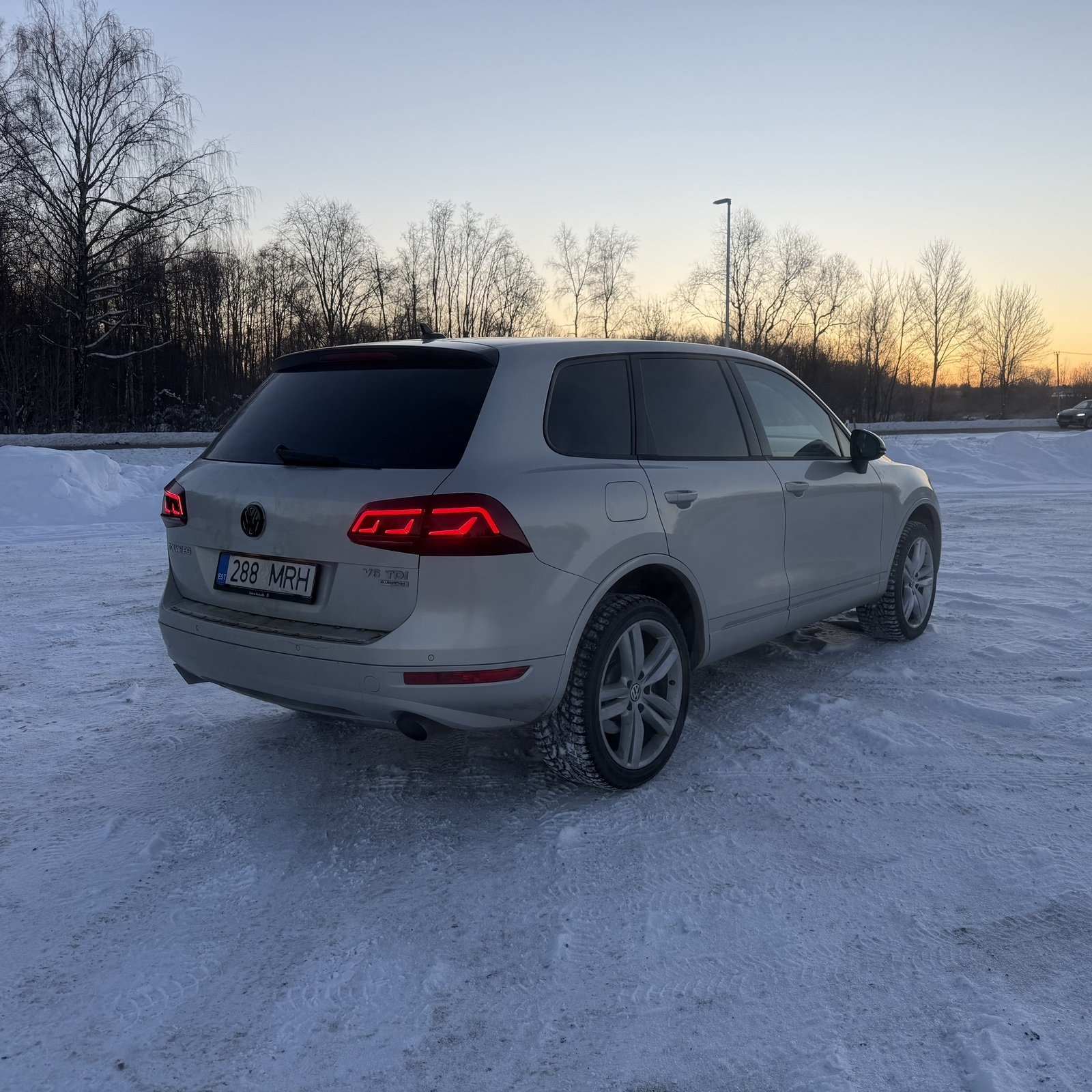 Volkswagen Touareg 2011, kuva 4/12
