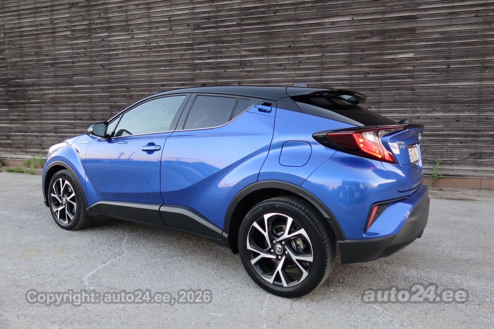 Toyota C-HR 2022, photo 6/17