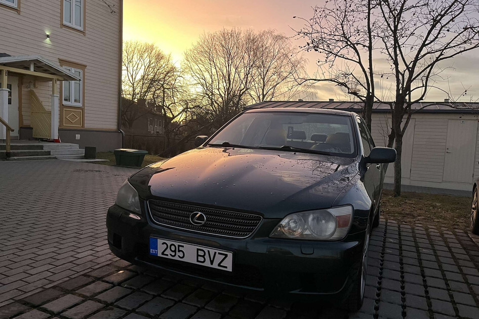 Lexus IS 200, 1999, 2.0, 114 kW, petrol, automatic, rear-wheel drive