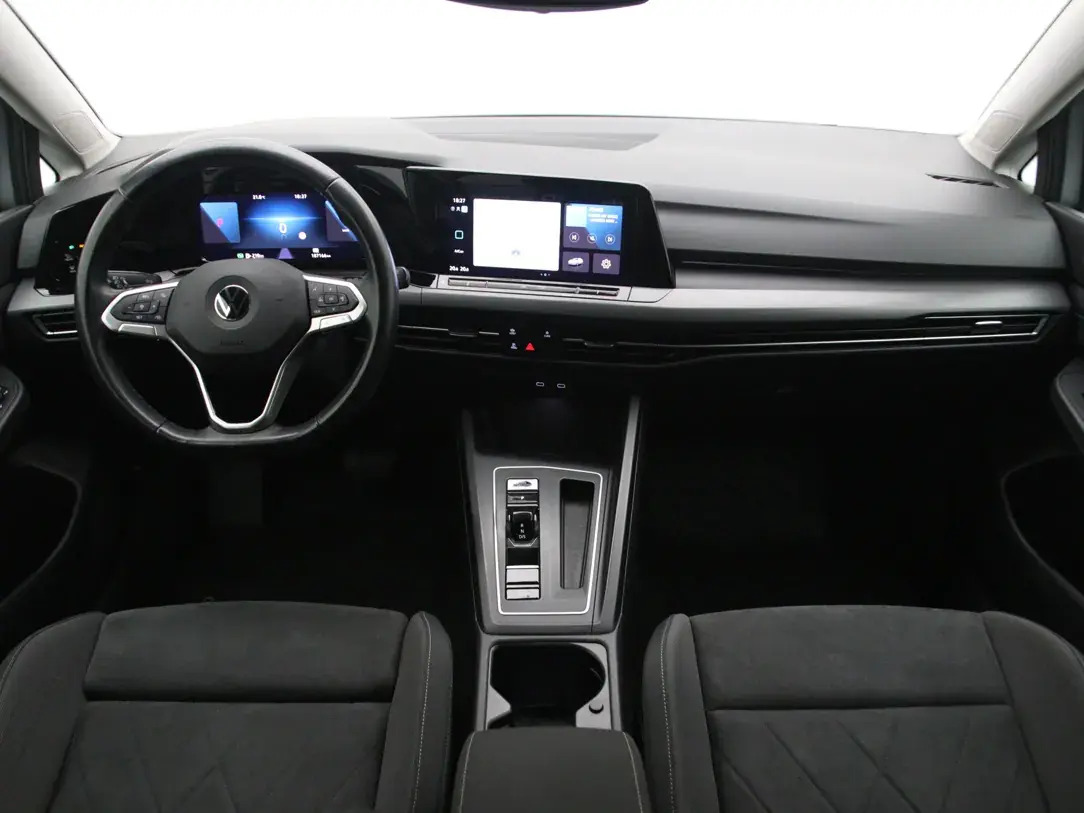 Volkswagen Golf 2022, photo 2/10