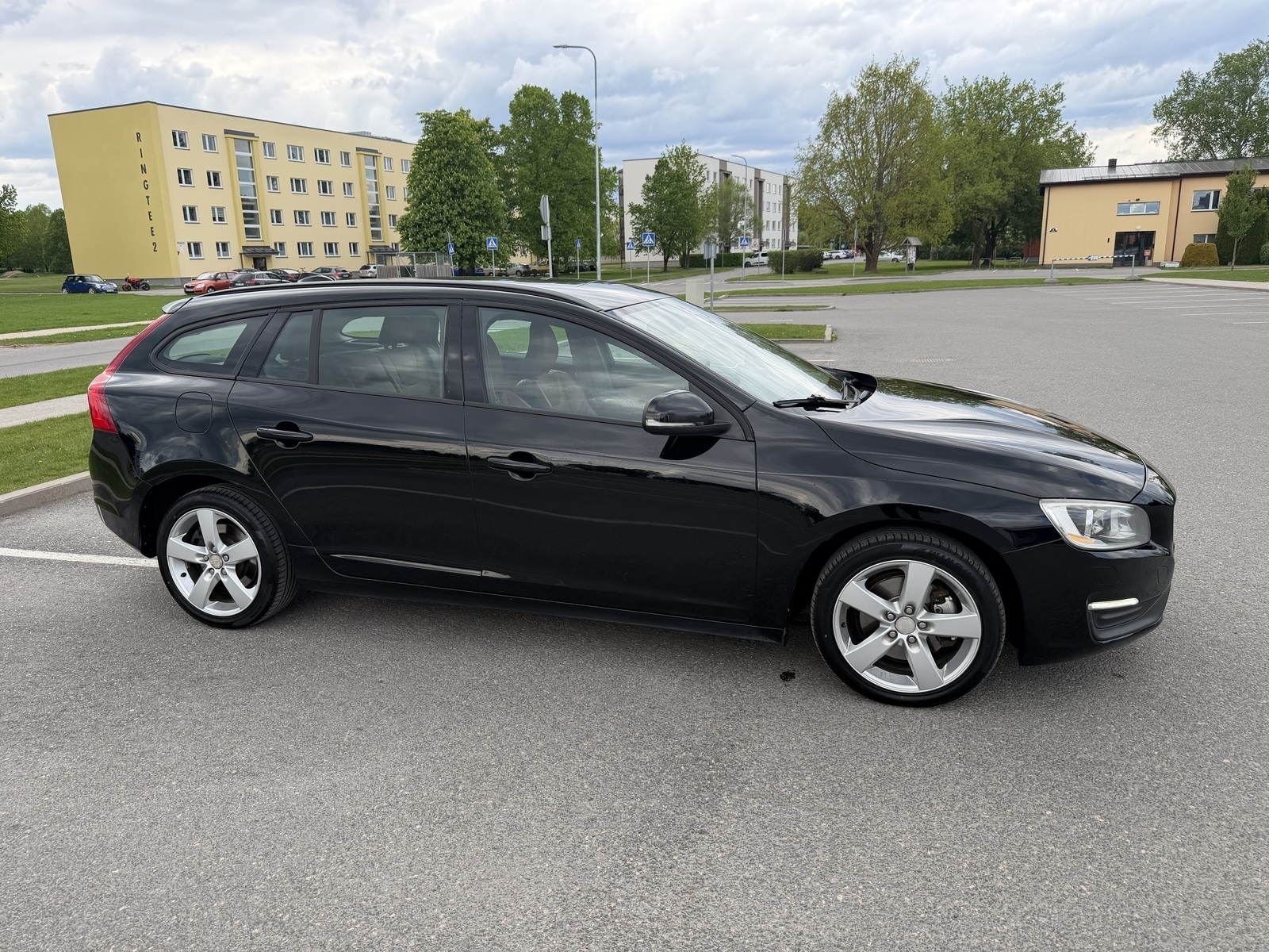 Volvo V60 2014, kuva 4/14