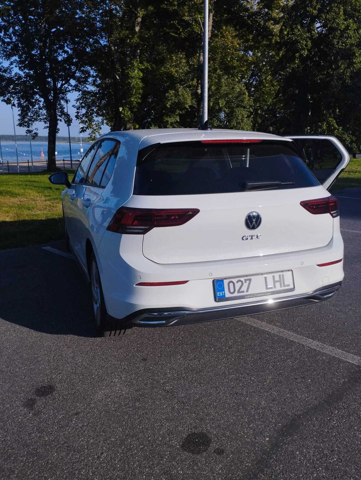 Volkswagen Golf 2021, photo 2/2