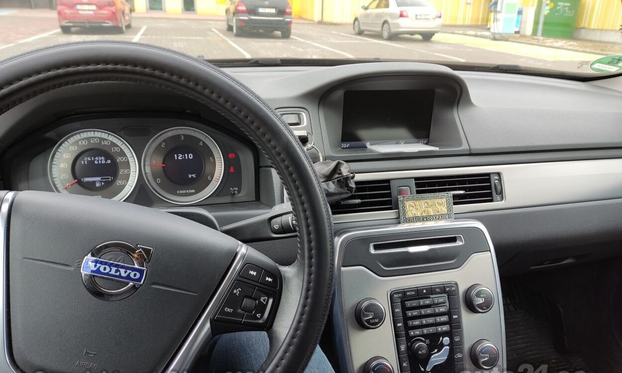Volvo V70 2012, photo 3/5