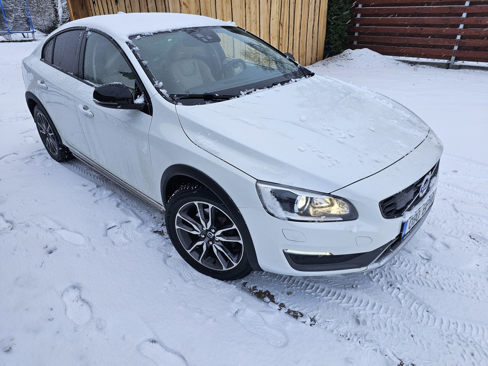 Volvo S60 Cross Country 2015, photo 2/8