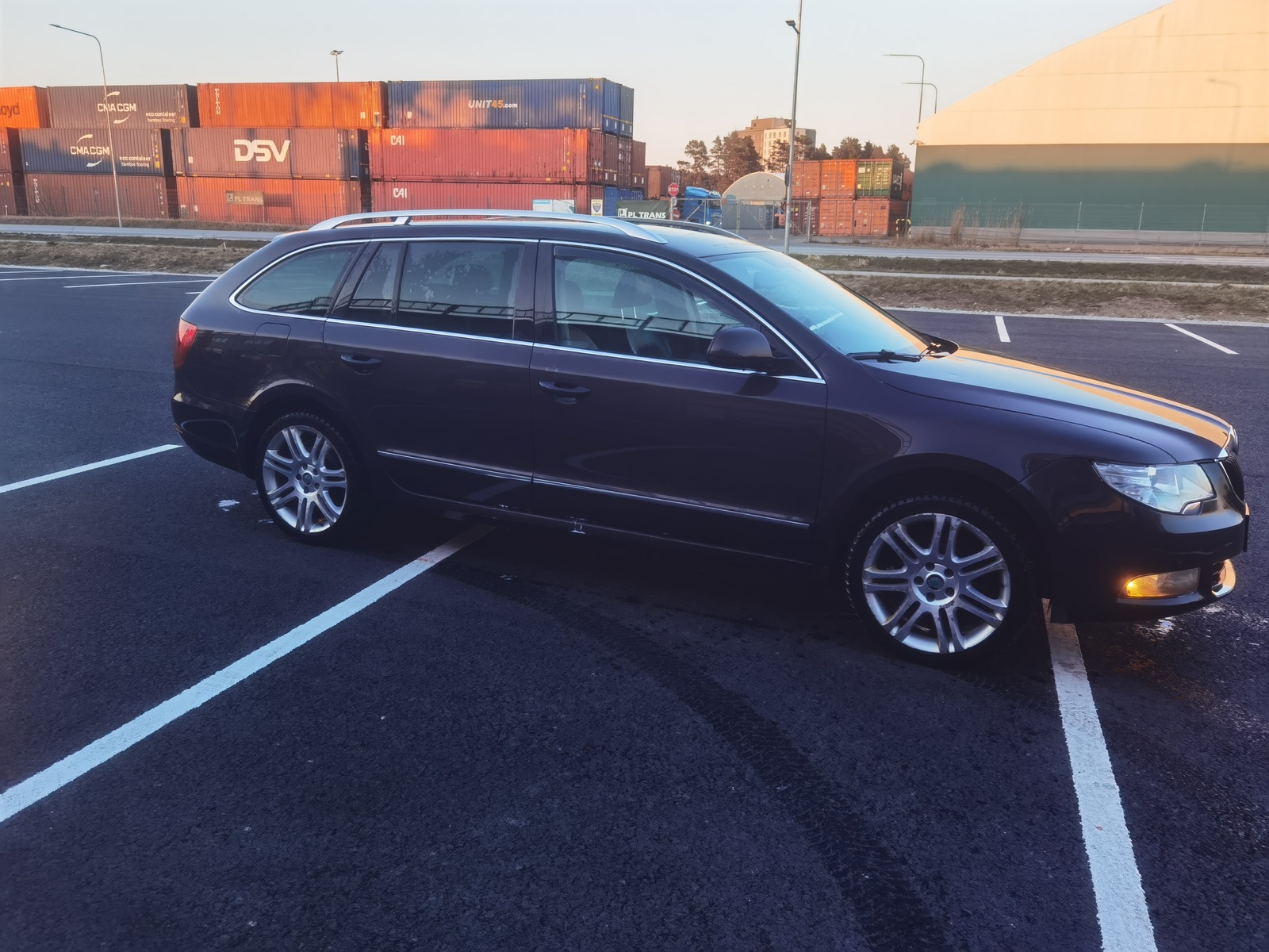 Škoda Superb 2011, kuva 5/10