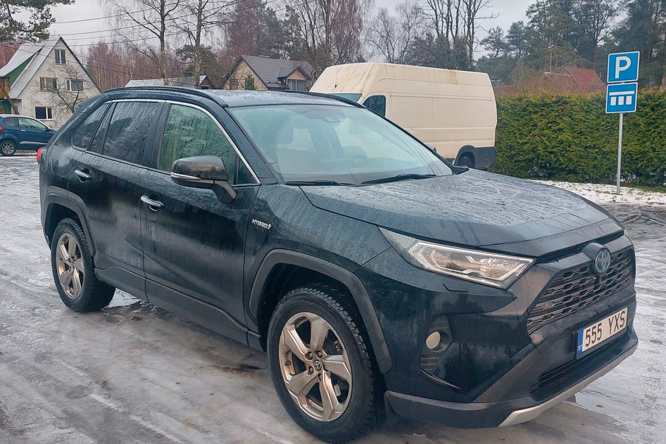 Toyota RAV4, 2021, 2.5, 131 kW, гибрид (бензин/электричество), автомат, полный привод