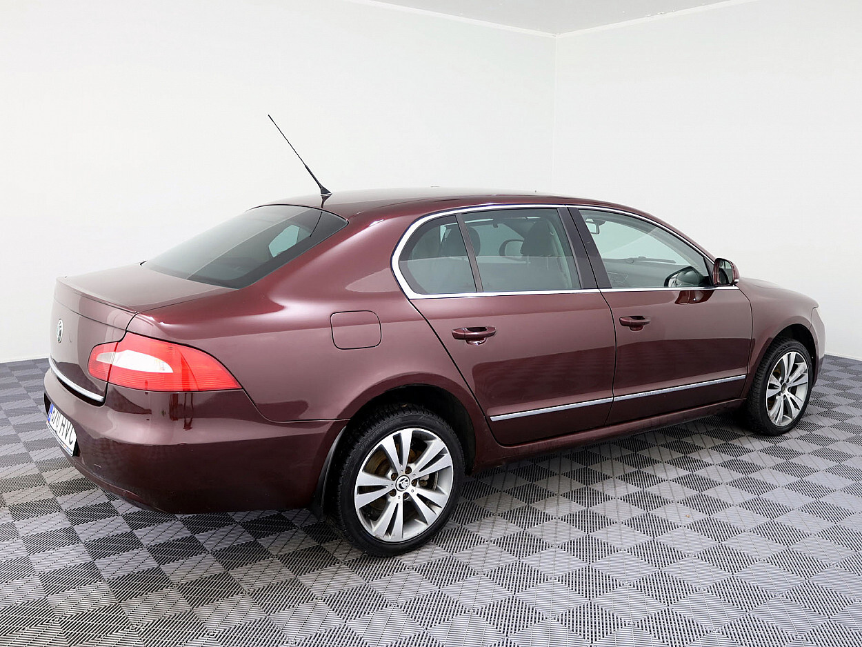 Škoda Superb 2009, photo 3/9