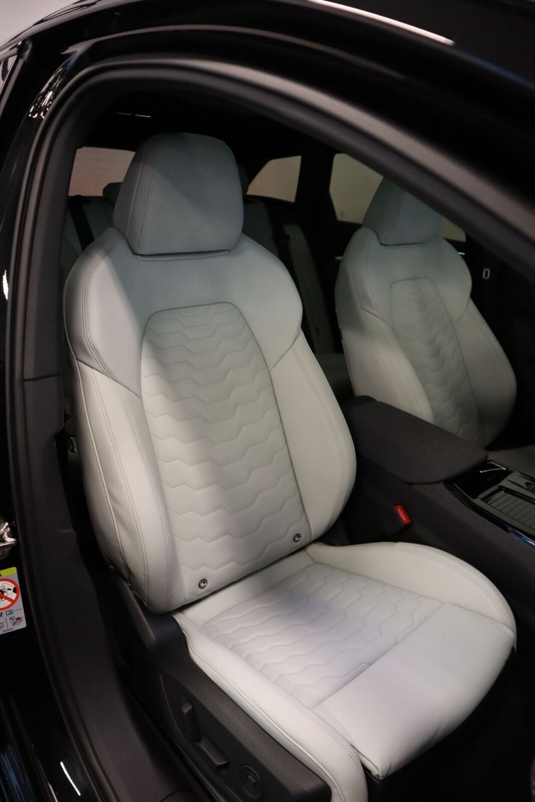 Audi A6 e-tron 2025, photo 5/14