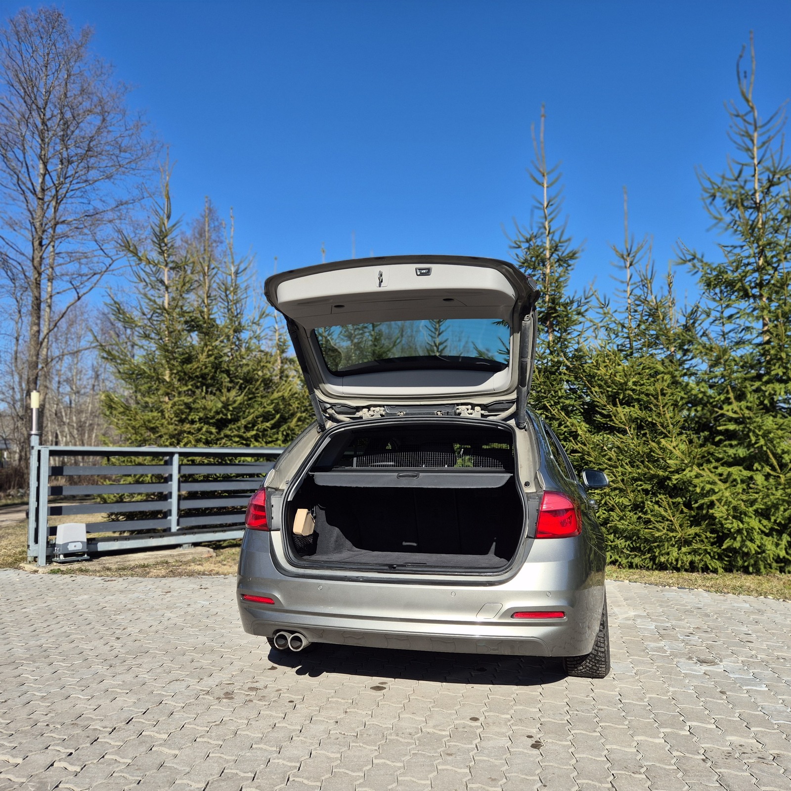 BMW 320 2015, photo 4/7