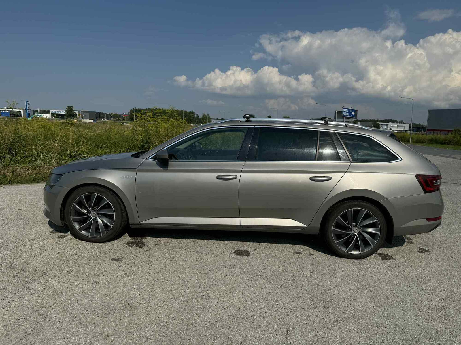 Škoda Superb 2018, kuva 2/6
