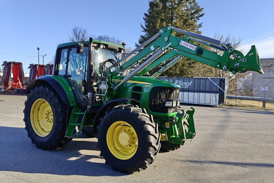 John Deere 6930, 6.8, 114 kW, дизель, механическая, полный привод