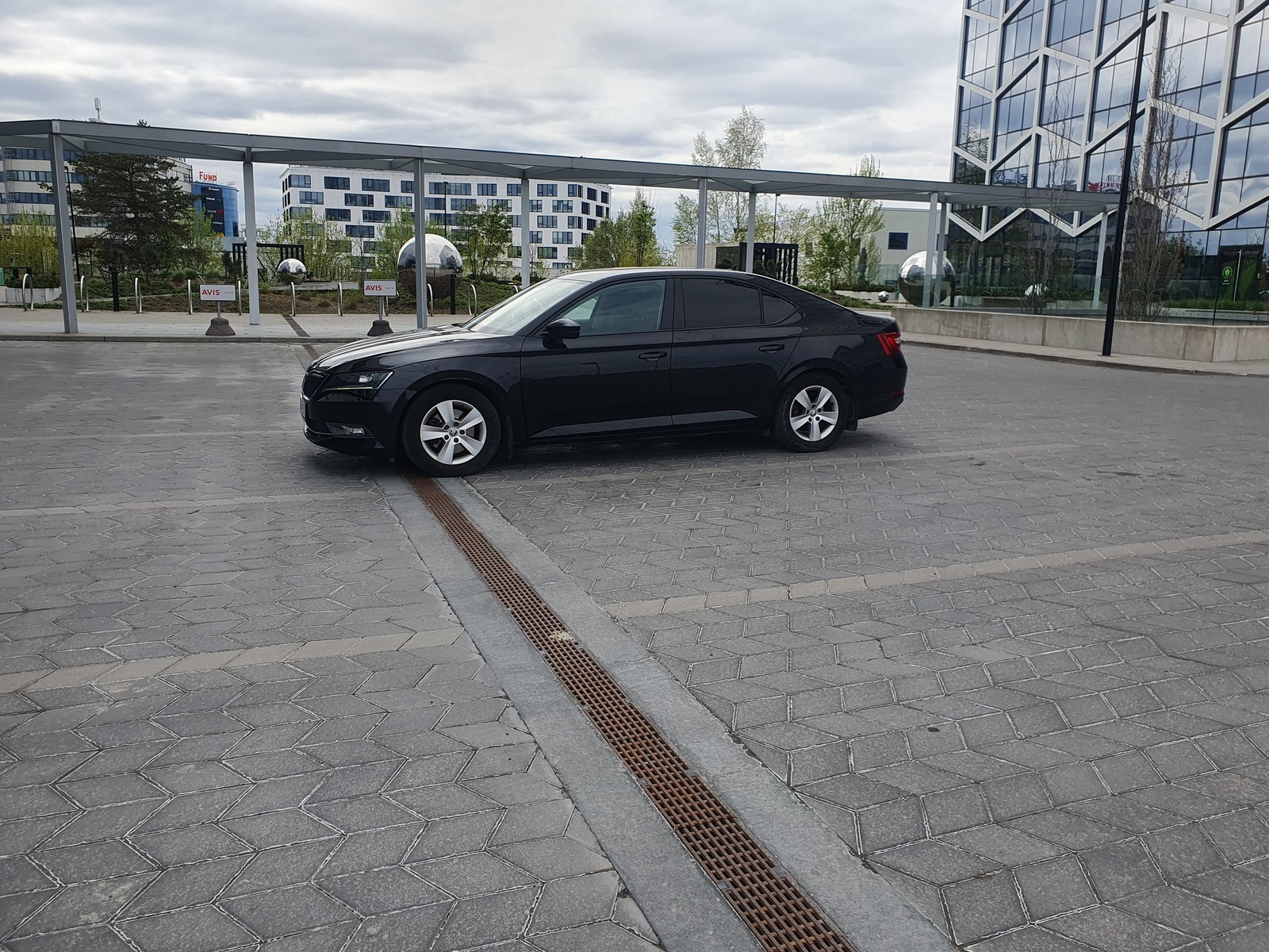 Škoda Superb 2017, kuva 2/14