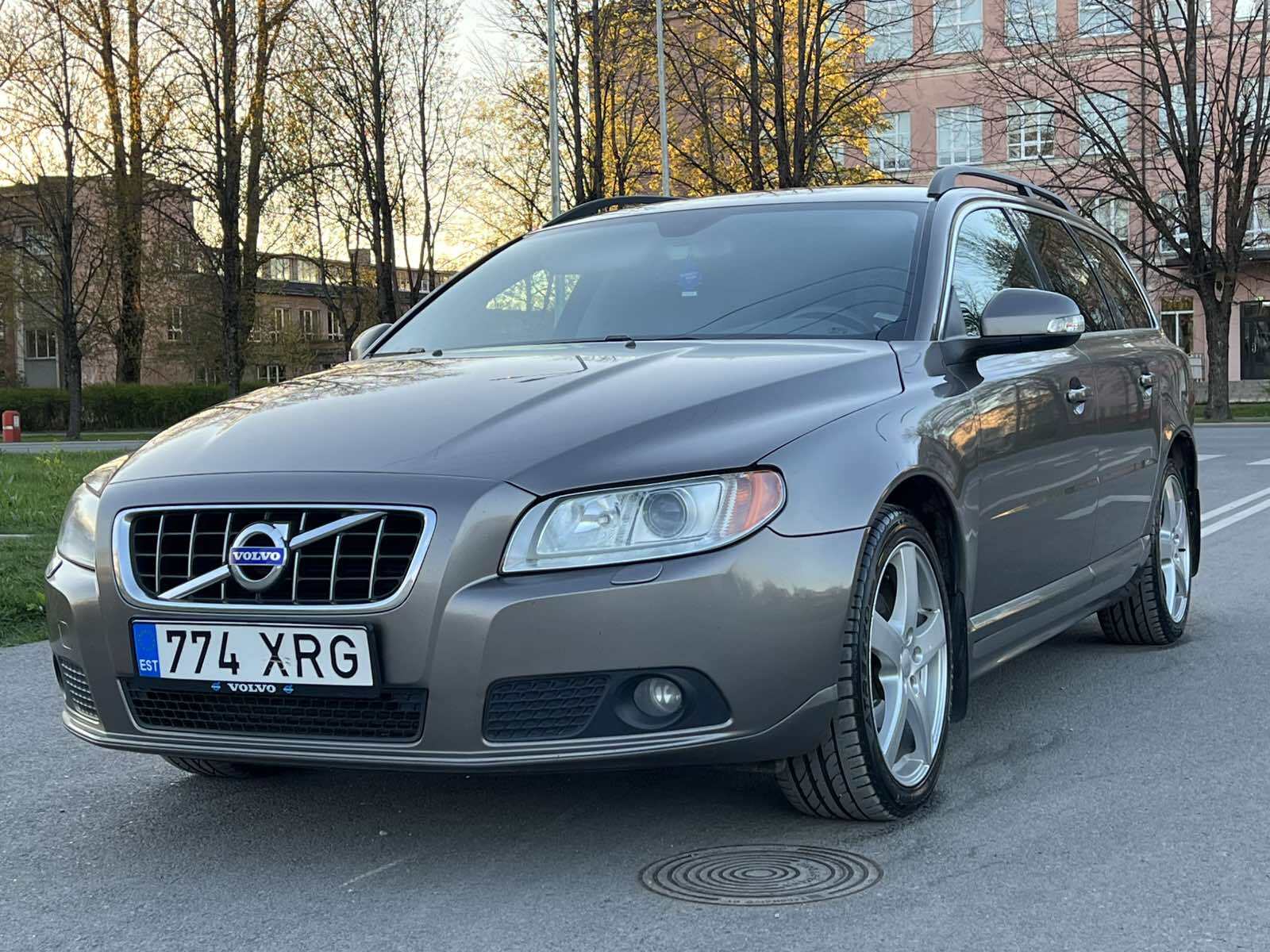 Volvo V70 2009, kuva 3/10