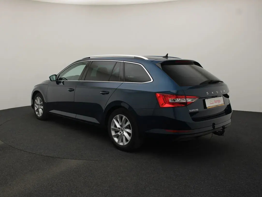 Škoda Superb 2021, photo 7/36