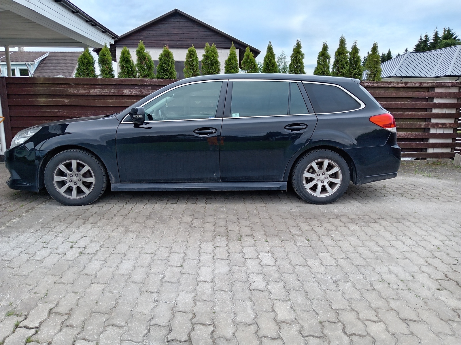 Subaru Legacy 2011, photo 4/5