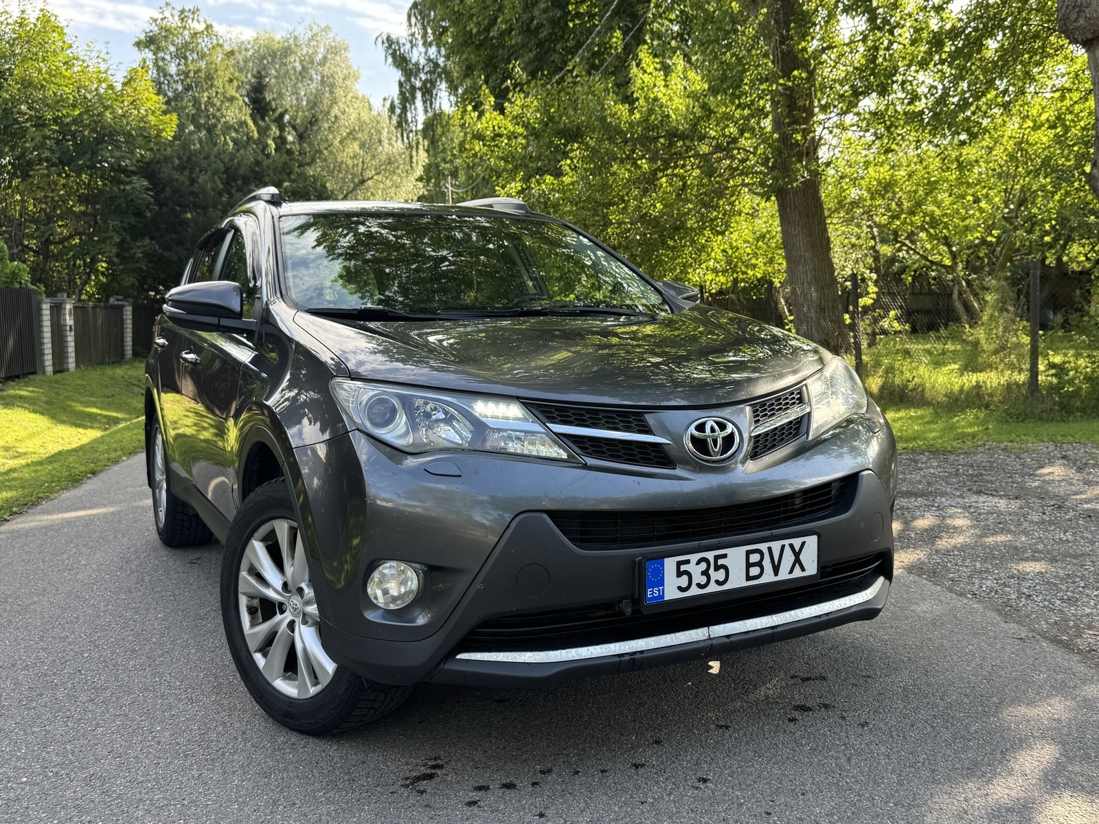 Toyota RAV4 Luxury AWD 2.2 110kW