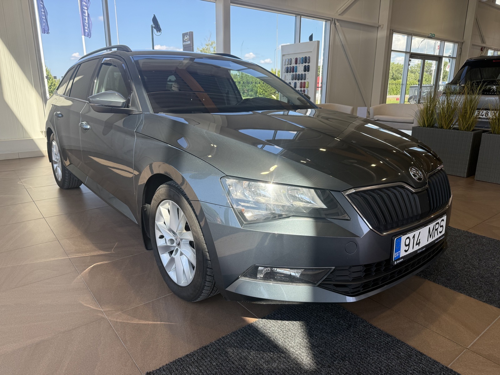 Škoda Superb 2018, kuva 2/10