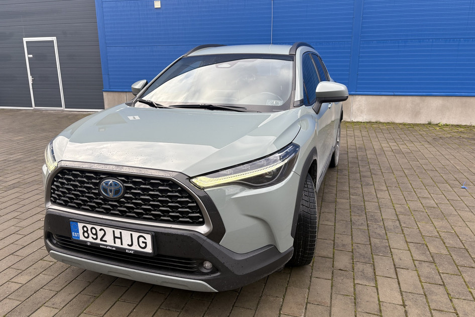 Toyota Corolla Cross, 2022, 2.0, 112 kW, hübriid (bensiin/elekter), automaat, esivedu