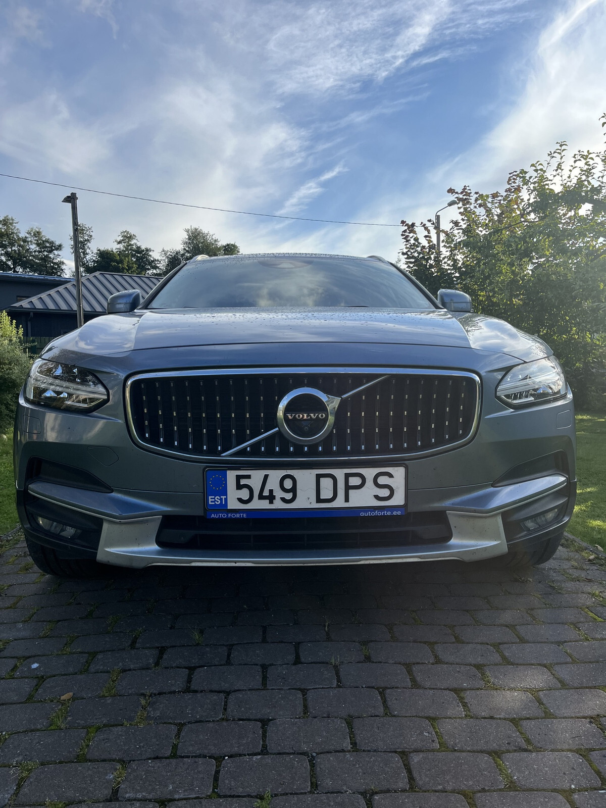 Volvo V90 Cross Country