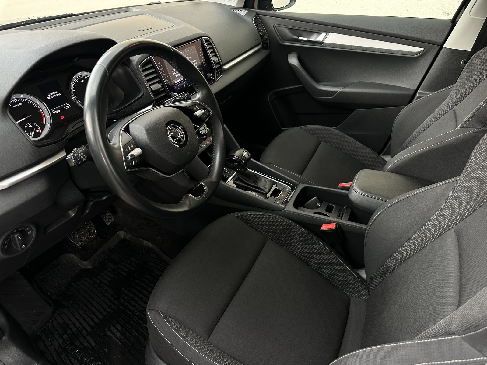 Škoda Karoq 2022, photo 7/26