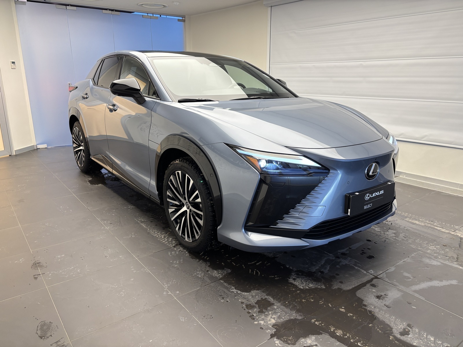 Lexus RZ 450 2023, kuva 5/10