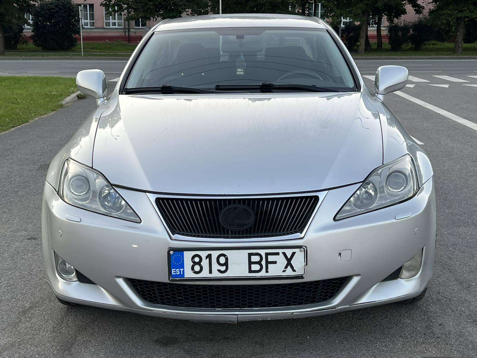 Lexus IS 220 2007, photo 3/10
