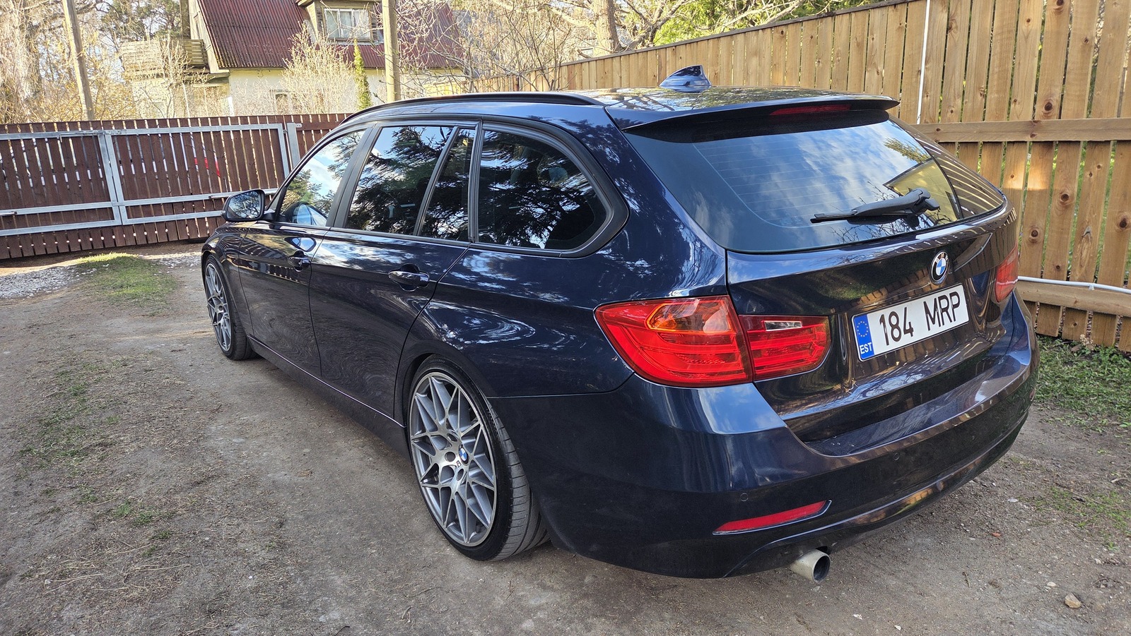 BMW 320 2012, photo 5/10