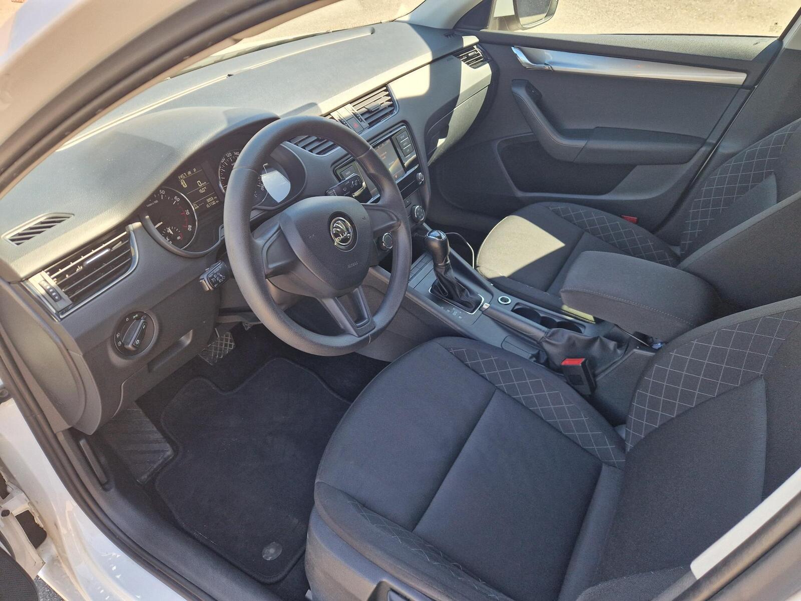 Škoda Octavia 2018, photo 7/10