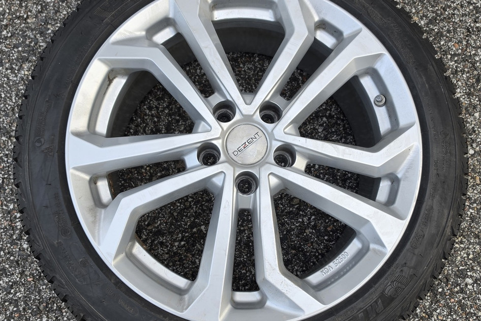 Kasutatud valuvelg+lamellrehv 235/45R18,