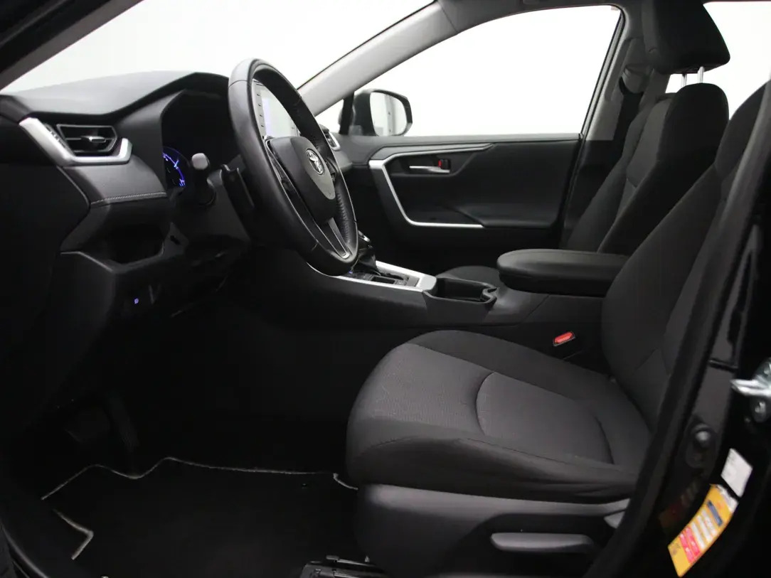 Toyota RAV4 2019, photo 4/33