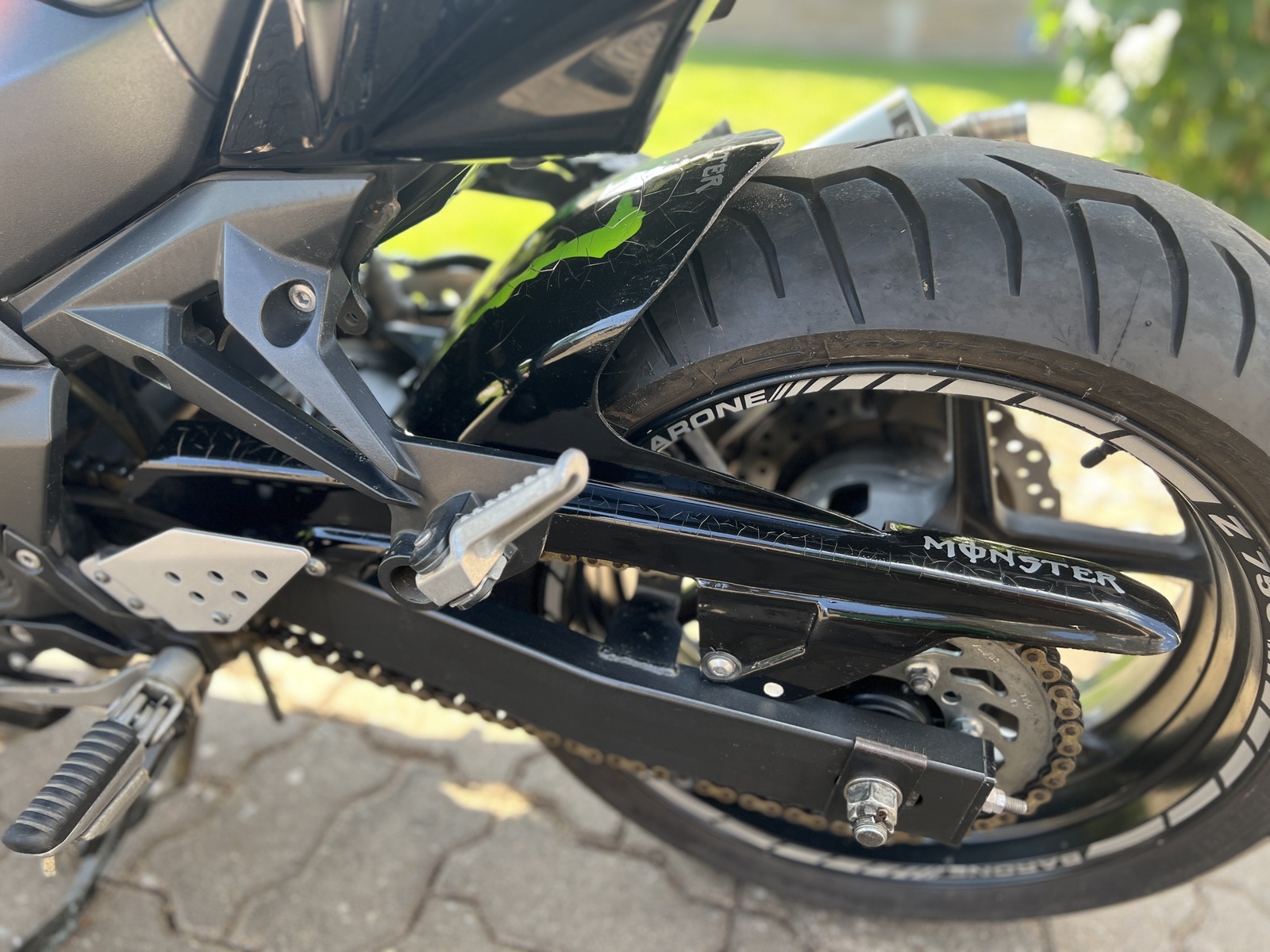 Kawasaki Z 750 2008, kuva 7/8