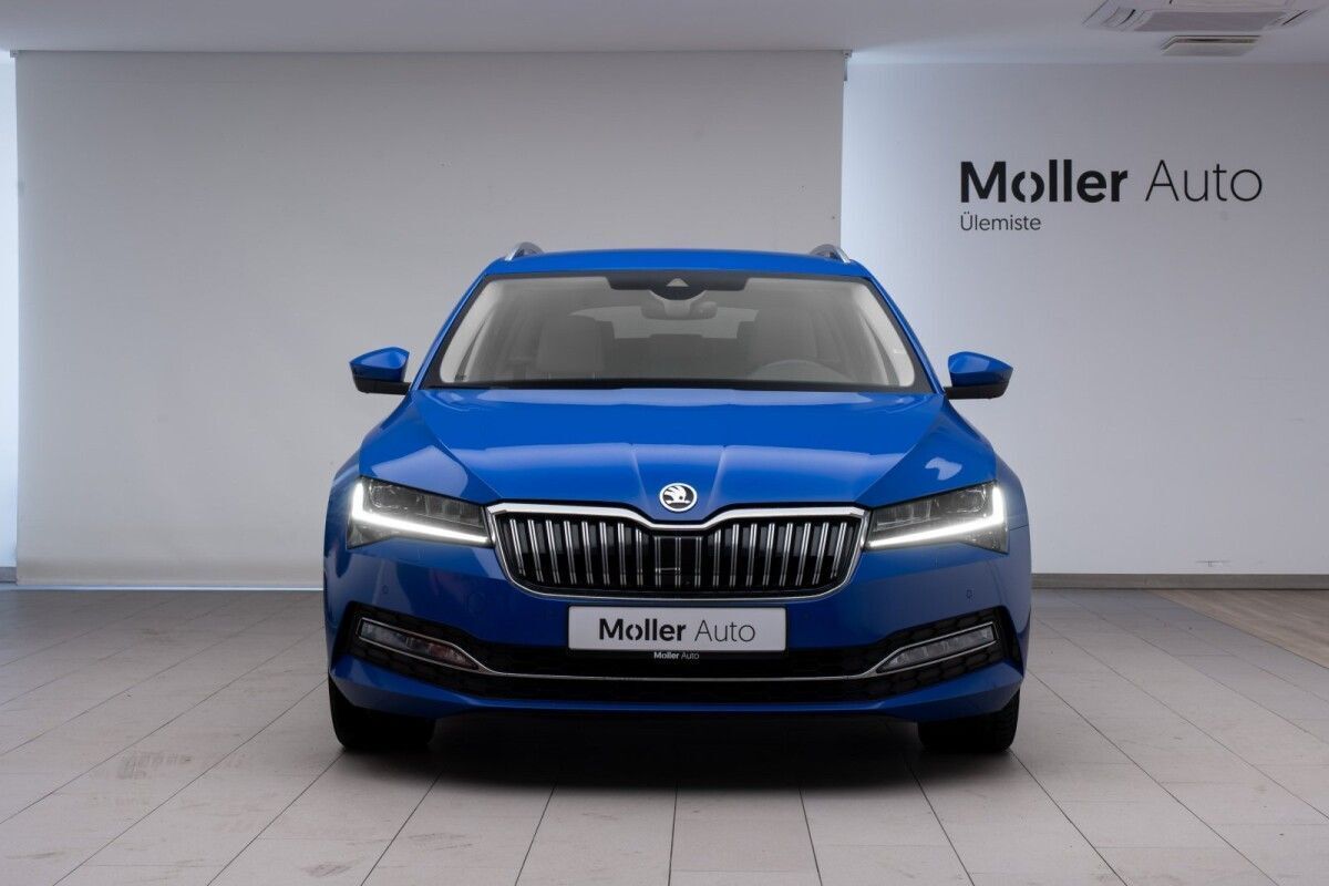 Škoda Superb 2022, photo 3/10