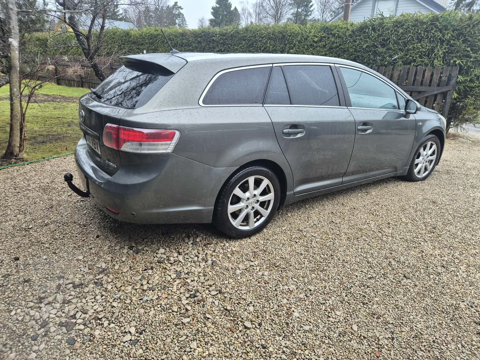 Toyota Avensis 2010, kuva 2/6